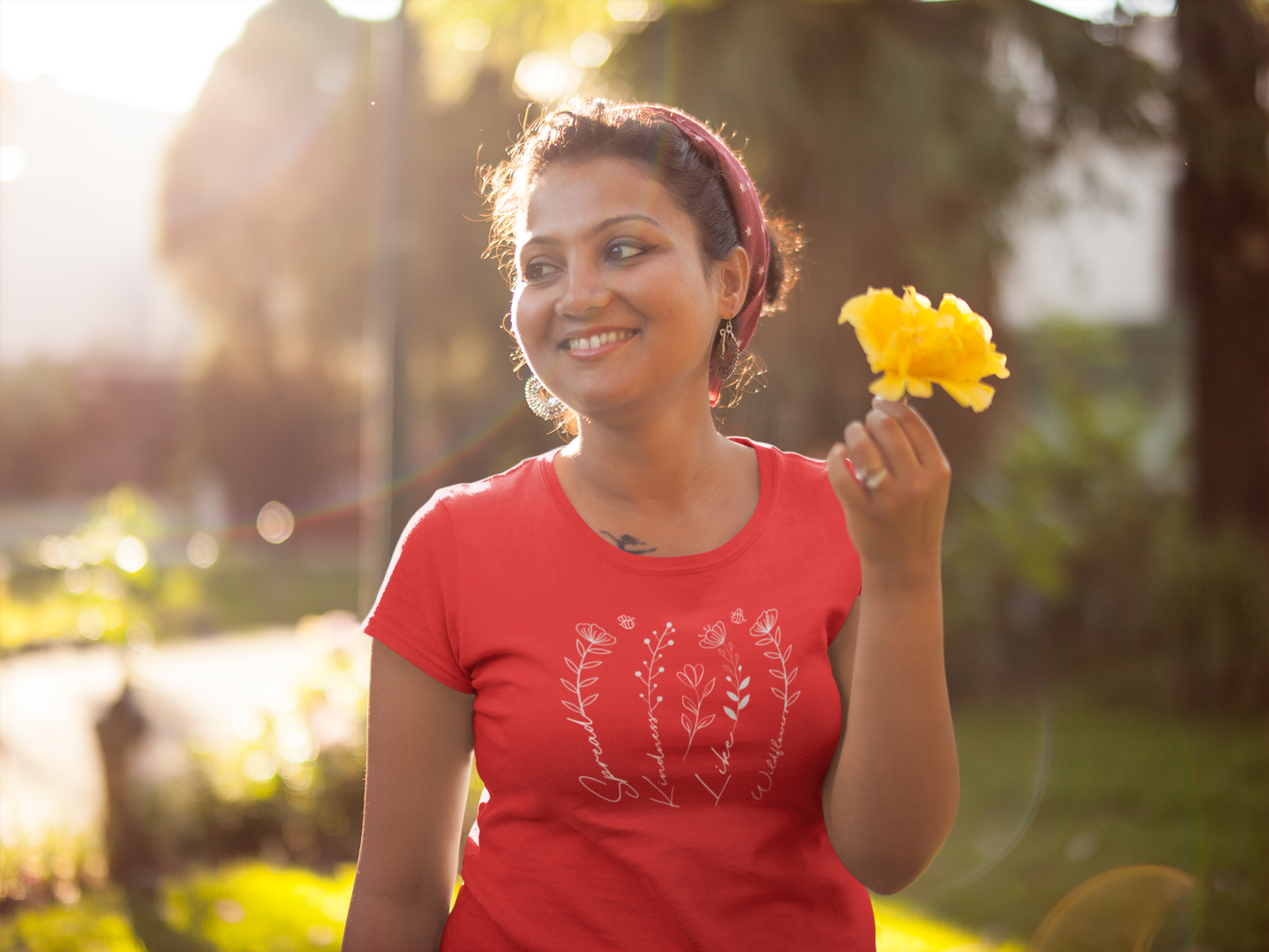 Floral Spread Love like Wildflowers - Women's Softstyle Tee